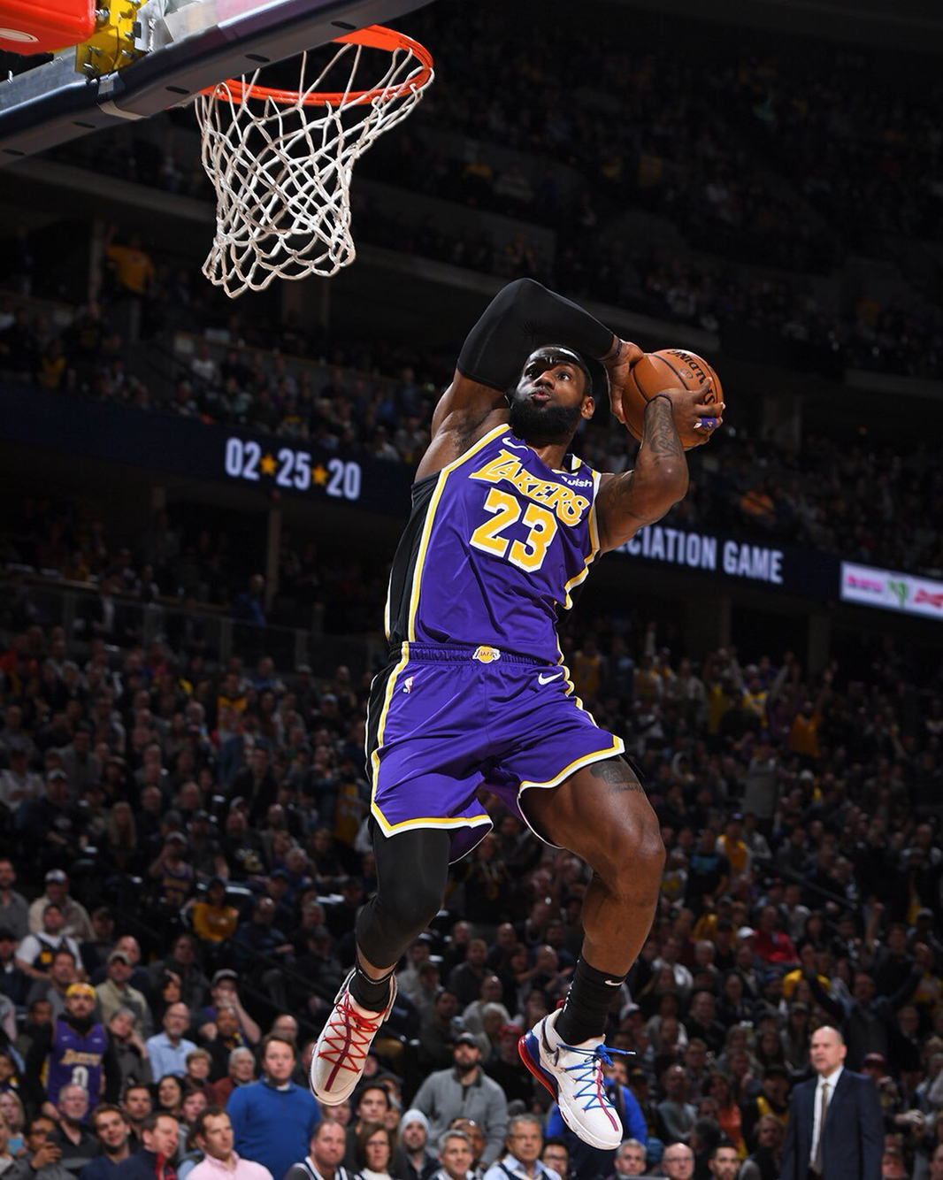 在这样高压 在这样高压