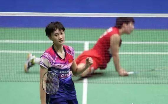 竞争行列的 竞争行列的