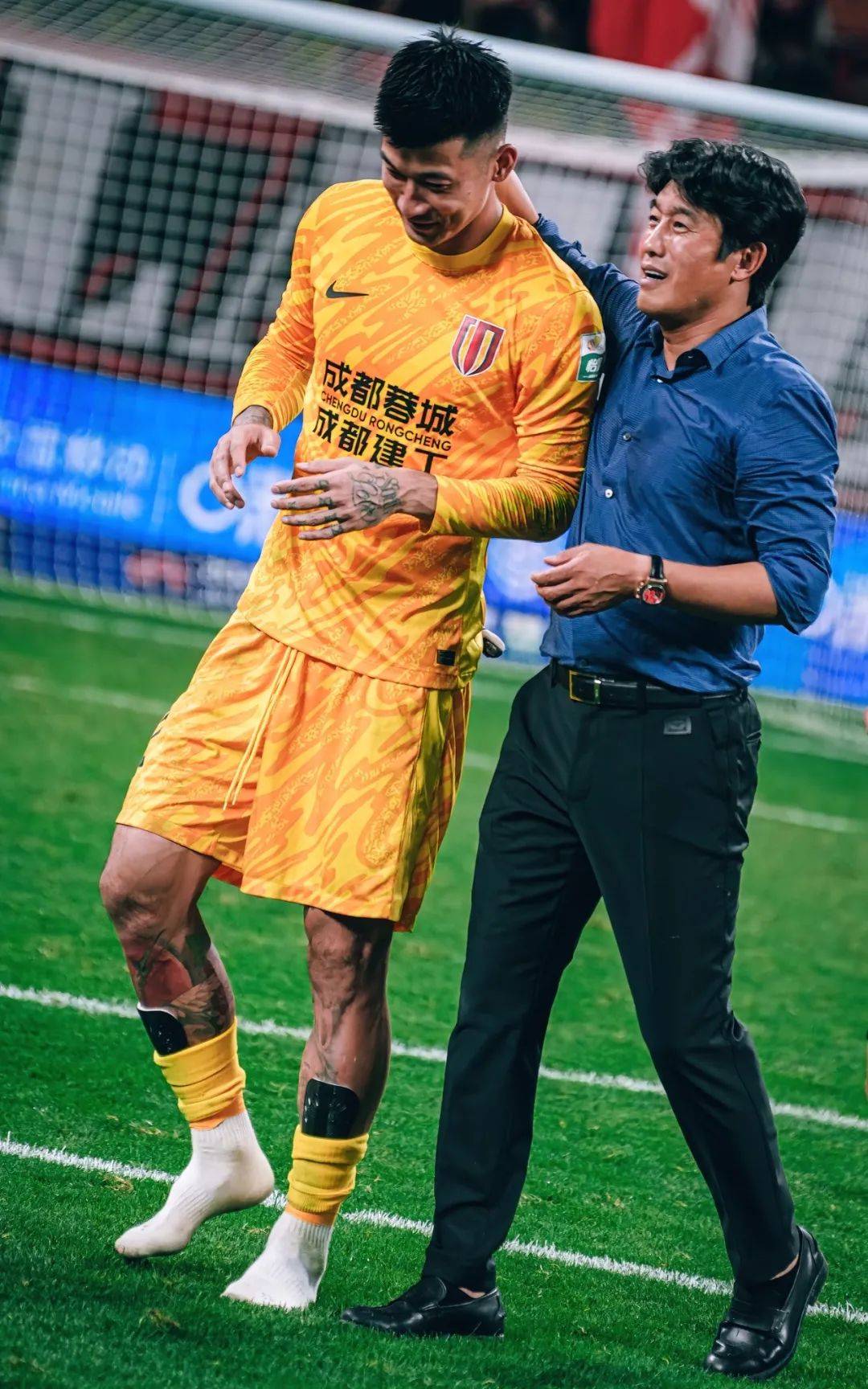 尤其是在球 尤其是在球