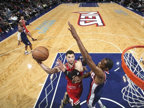 詹姆斯早年 詹姆斯早年